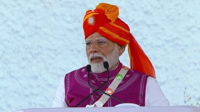 दाहोद में PM बोले- सिंदूर मिटाने वाले का मिटना तय
