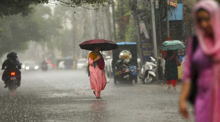 आंधी-बारिश से गुजरात में 14,बिहार में 5 लोगों की मौत