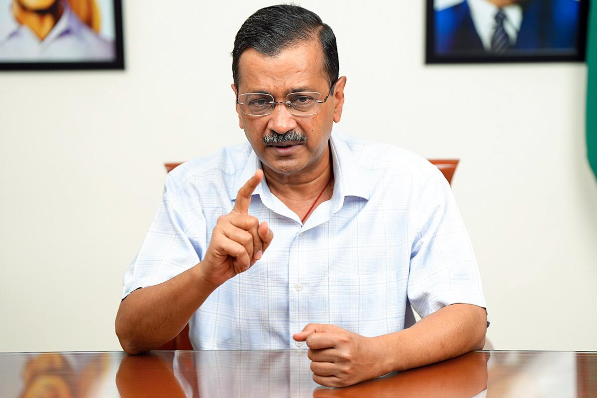 भारत की एयरस्ट्राइक पर केजरीवाल का बयान, कहा- 'हमें अपने वीर जवानों पर गर्व