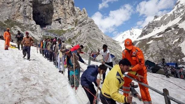 अमरनाथ गुफा के दर्शन सबसे पहले किसने किए थे?