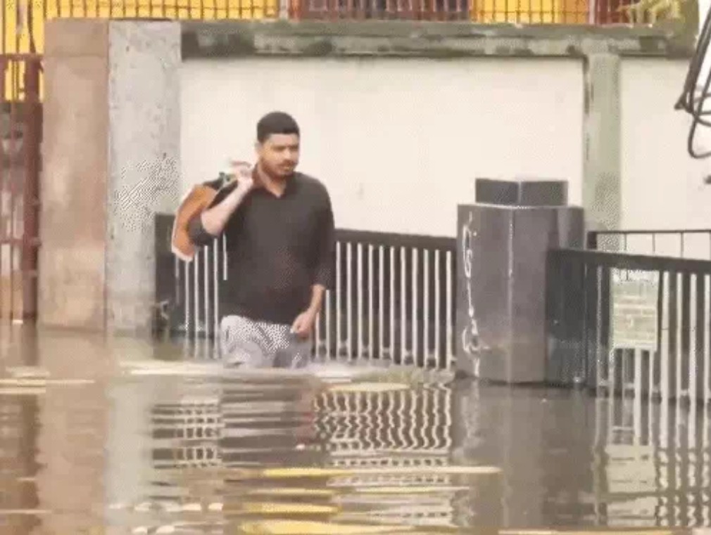 मिजोरम में बारिश से 5 घर, 1 होटल ढहा:कई लोगों की मौत की आशंका