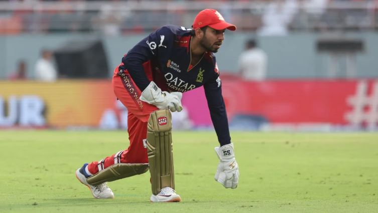 RCB के कप्तान ने SRH से मैच के बाद दिया अजीबोगरीब बयान, कहा - अच्छा हुआ हार गए