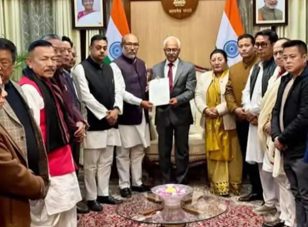 राष्ट्रपति शासन वाले मणिपुर में नई सरकार बनाने की तैयारी